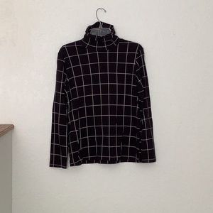 Printed Black And White Turtle Neck
